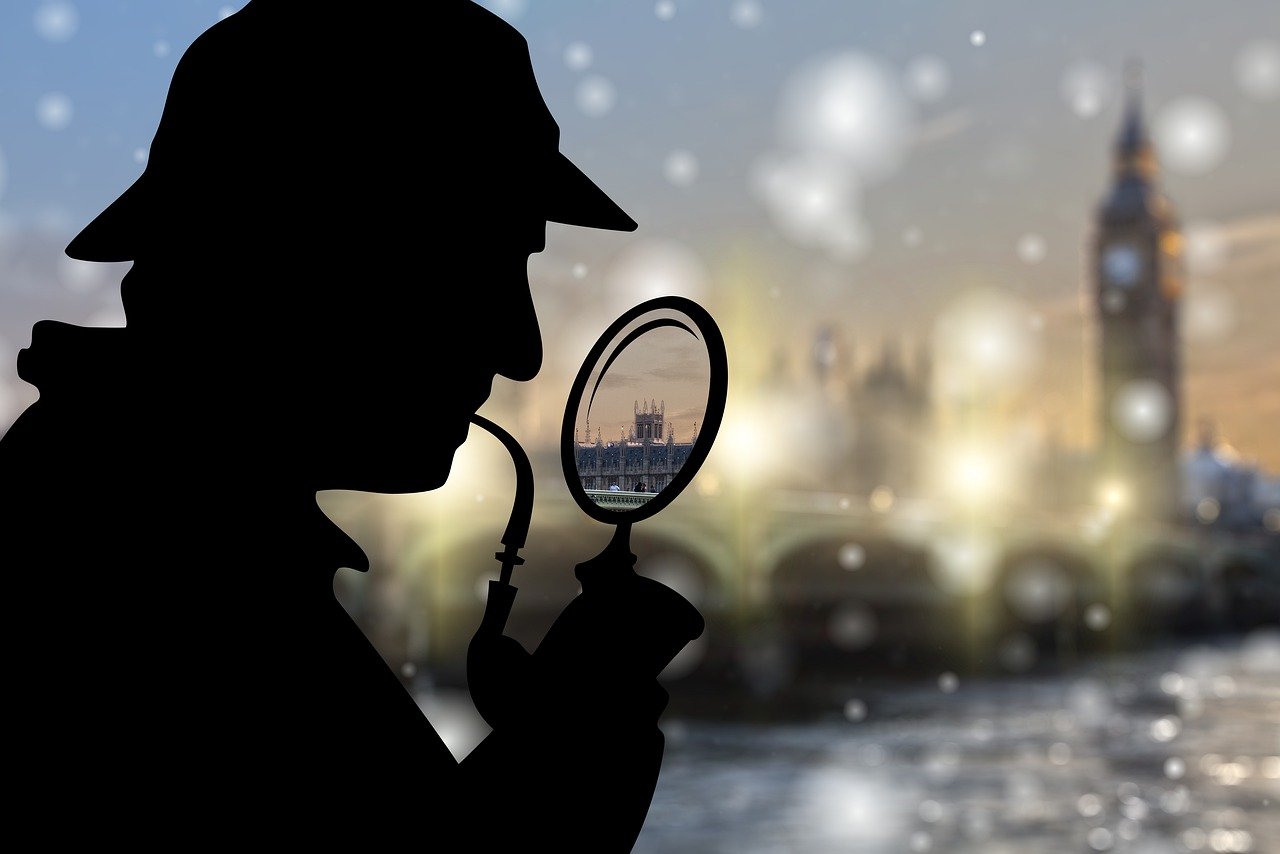 Sherlock Holmes with a magnifying glass